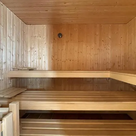 Luxury Alpine Retreat With Wellness Area شقة